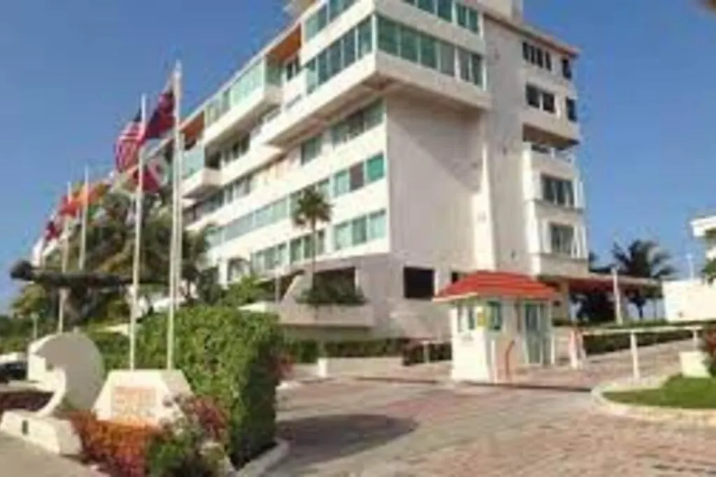 Neat Condo Beachfront At Brisas Cancún 0*,  Mexiko