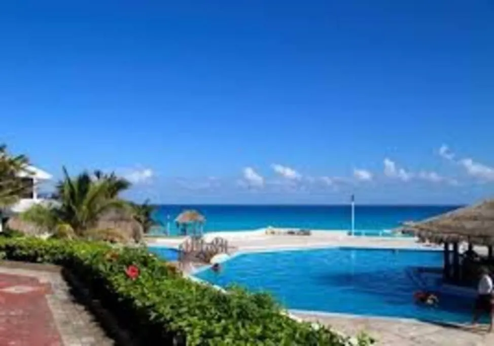 Neat Condo Beachfront At Brisas Cancun