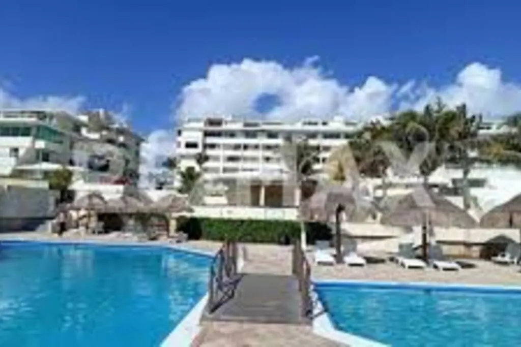 Neat Condo Beachfront At Brisas Cancun Mexico
