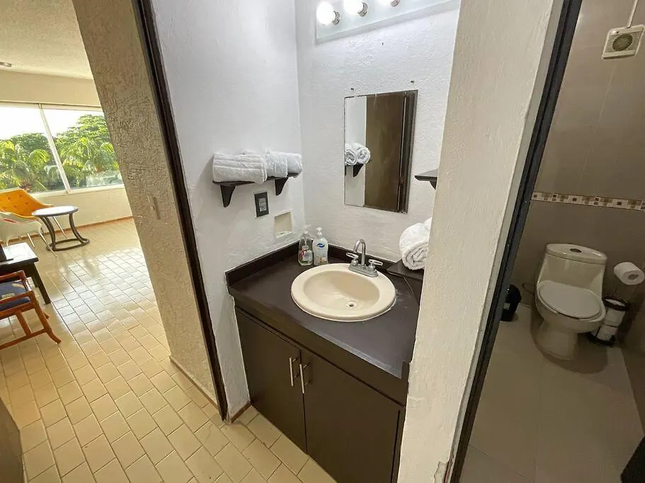 Neat Condo Beachfront At Brisas Cancun Apartment